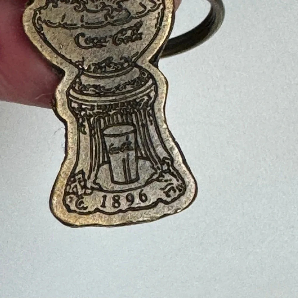 Coca Cola Keychain 1896 Soda Fountain Drink Metal Charm Key‎ Ring Collectible